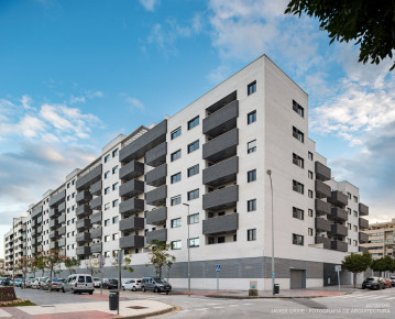 144 VIVIENDAS, APARCAMIENTOS, TRASTEROS Y URBANIZACIÓN INTERIOR, Málaga